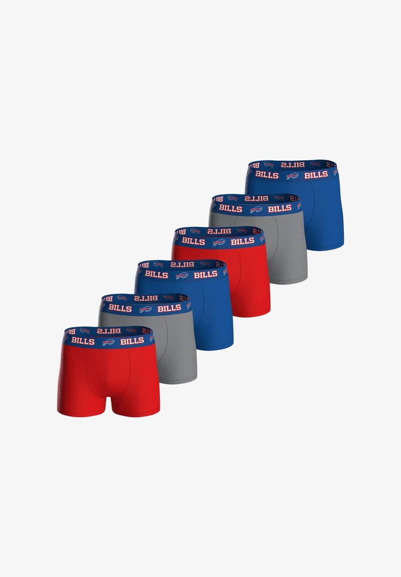 Set di boxer da uomo realizzati con tessuti rossi, grigi e blu. La fascia elastica mostra la scritta "BILLS" e un logo. Texture liscia, taglio standard.
