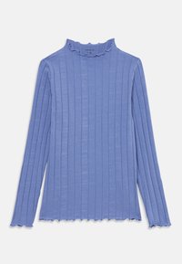 T-shirt à manches longues en tricot à côtes de couleur lilas clair avec un col et un ourlet à volants, posé à plat sur un fond blanc.
