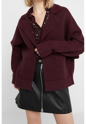 Vest - red