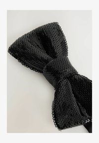 Ausgewählt, black sequin