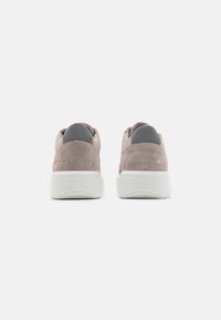 Steve Madden FLYNN - Zapatillas - grey