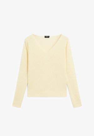 Beige V-hals trui met lange mouwen, gemaakt van zachte stof. Heeft ribgebreide manchetten en zoom, wat zorgt voor een losse pasvorm en een gladde textuur.