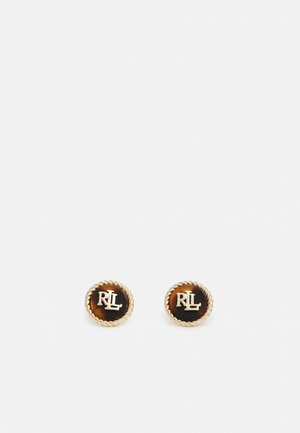 Par de pendientes de botón redondos dorados con centros de carey, con las iniciales RLL en relieve en dorado sobre cada uno, sobre un fondo blanco liso.