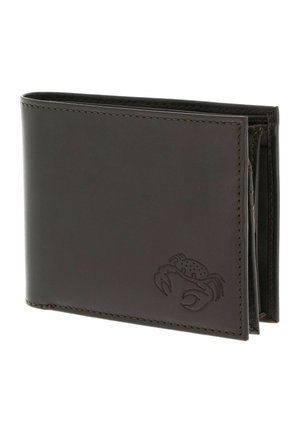 Portefeuille en cuir brun foncé pliable avec bords cousus et motif de crabe embossé dans le coin inférieur droit.