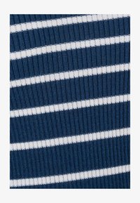 Non selezionato, marine rayé