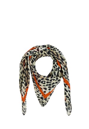 Écharpe beige clair avec des taches léopard noires et brunes et une bordure orange vif, pliée en forme triangulaire lâche.