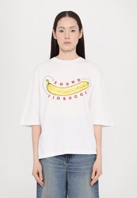 Fiorucci BANANA SOUND - Trükipildiga T-särk - white