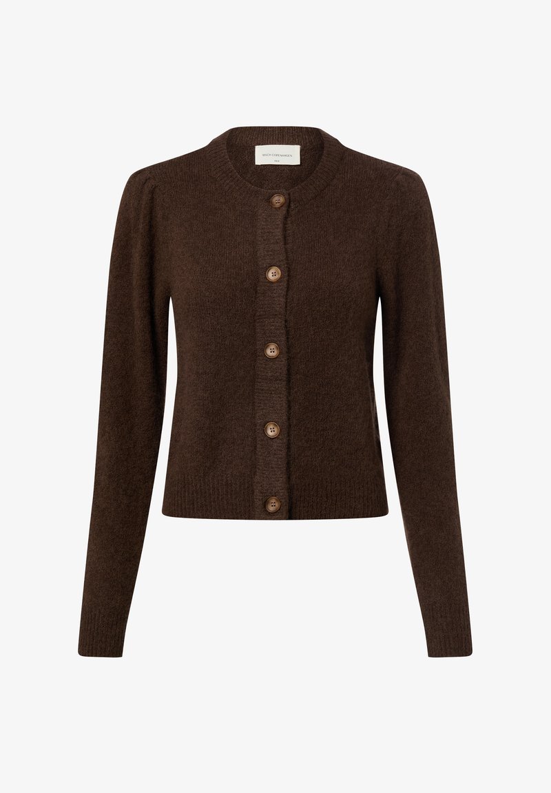 Bruine gebreide cardigan met een ronde hals, lange mouwen en een sluiting met zes knopen aan de voorkant. Zachte textuur en knopen in natuurlijke houttinten.