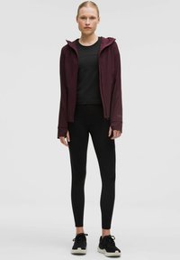 lululemon MIST OVER WINDBREAKER - Tuulitakki - goodnight plum