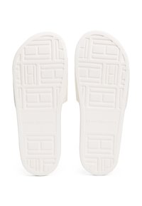 Thumbnail Image 7