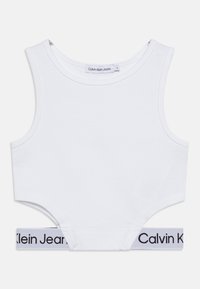 Wit katoenen crop top met brede bandjes en een geronde halslijn. Voorzien van een grijze elastische band met merknaam aan de zoom, die een sportief ontwerp benadrukt.