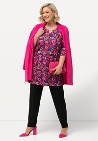 Ulla Popken MATTE GRAPHIC PRINT SWING VENTED - Pitkähihainen paita - light heather