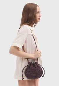 Nice Things Torba preko tijela - hazelnut