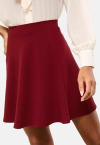 Krilo A-kroja - burgundy red