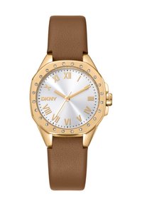 DKNY-horloge met een zilveren wijzerplaat, gouden uurmarkeringen en een met edelstenen bezette bezel, met een bruine leren band en octagonale kastontwerp.