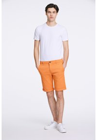Lindbergh SUPERFLEX - Shorts - burnt orange