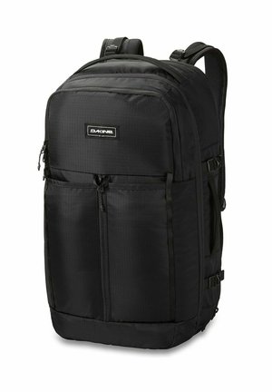 Zaino nero con tessuto texturizzato, doppi zip frontali, spallacci regolabili e patch con logo. Dotato di tasche laterali e fondo rinforzato.