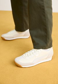EASY RIDER MIX - Tenisky na chodenie - frosted ivory/white