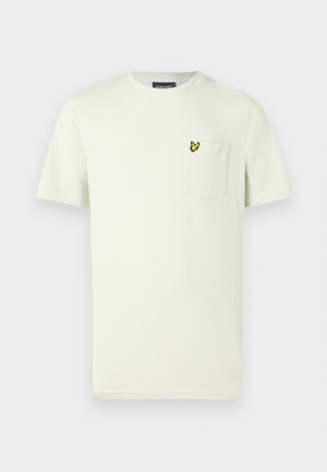 Hellgrünes T-Shirt mit kurzen Ärmeln aus Baumwolle, mit einer Brusttasche und einem auf der Tasche gestickten gelben Schmetterlingslogo.