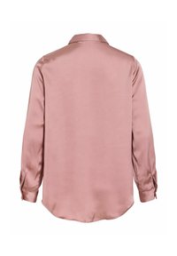 Gara piedurkņu gaiši rozā satīna krekls ar smailu apkakli, gludu tekstūru un izliektu apakšu. Raksturots ar aproču pogām un siksnas detaļām.