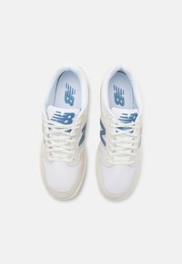 New Balance BB480 UNISEX - Tossud - sea salt