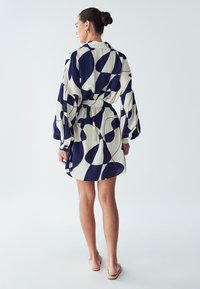 ST MRLO BLIGH - Košilové šaty - navy abstract geo