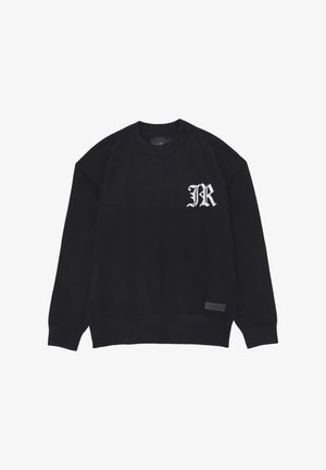 Maglione nero lavorato a maglia con colletto a girocollo, polsini e orlo a costine, con logo "JR" ricamato in bianco sul petto e un'etichetta nera sul lato inferiore.