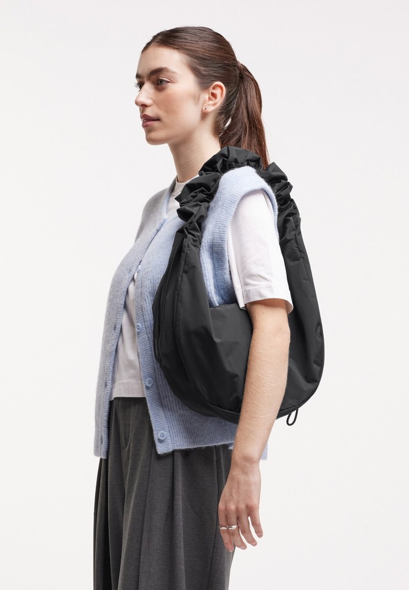 GOT BAG MOON RUFFLE - Borsa a mano - black