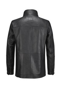 Schwarze Lederjacke mit glatter Textur, Stehkragen und Knopfdetails an den Ärmeln, mit einem klaren, minimalistischen Design.