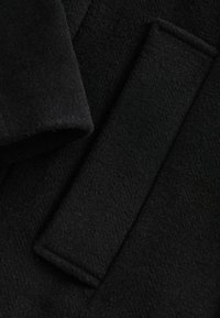 Next Mantel - black