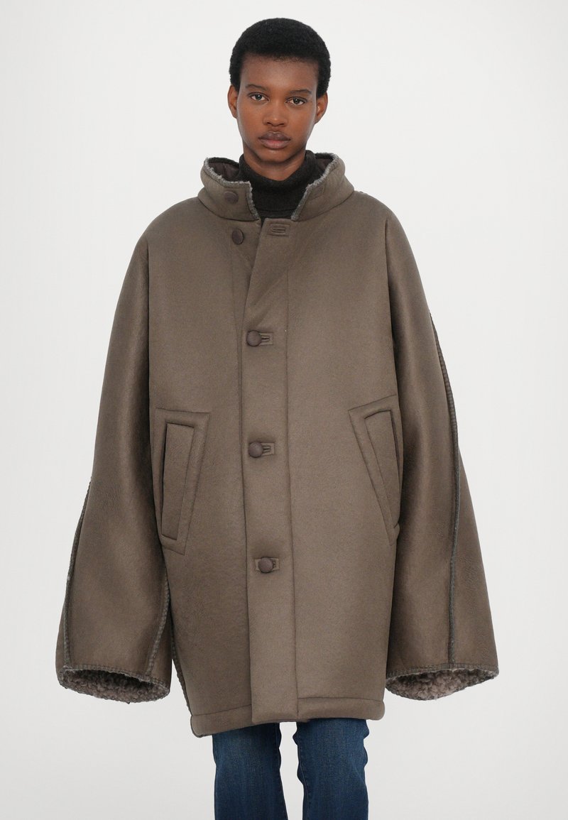 Henrik Vibskov DART JACKET - Klassischer Mantel - grey