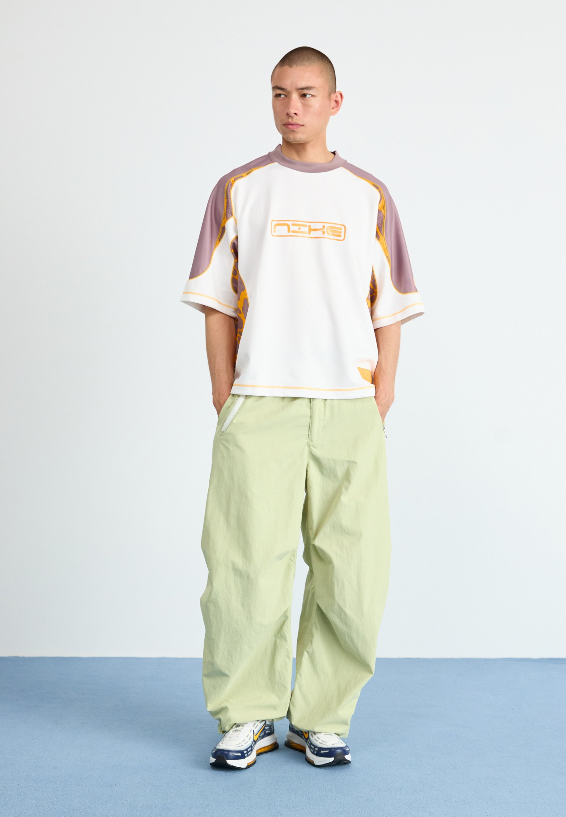 white nike air max outfit