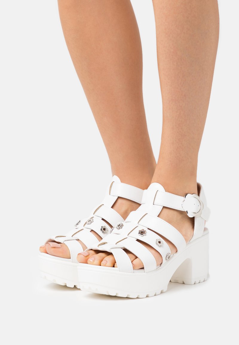 Koi Footwear DESERT PARADISE FLOWER Platform sandals white Zalando