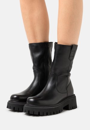 Tamaris Winter boots - black