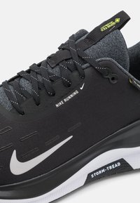 Nike Performance REACTX INFINITY RN 4 GTX - Scarpe da corsa su strada - black, white