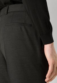 BOSS HOUSTON SET - Kostiumas - black