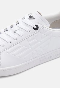 EA7 Emporio Armani UNISEX - Tenisice - white