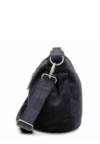 Schwarze Rippchen-Handtasche mit runder Form, silberner Hardware, verstellbarem Tragegurt und gerafftem Oberdesign. Strukturierte Stoffoberfläche.