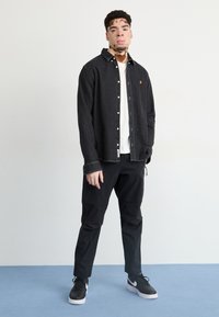 Thumbnail Image 3