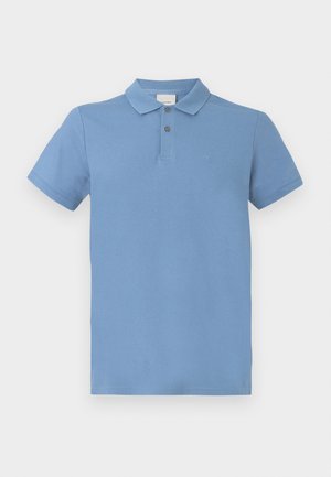 Svetle modrá polo tričko s klasickým límečkem, krátkými rukávy, zapínáním na dva knoflíky a malým vyšitým logem na hrudi. Materiál z bavlněné směsi.