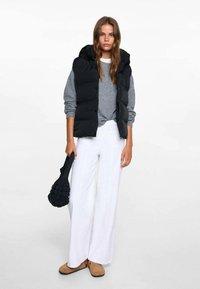Mango Kids Brezrokavnik - black