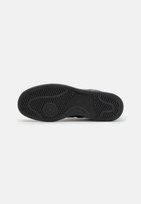 New Balance Basketsko - black