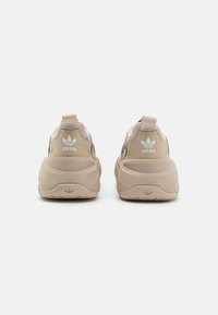Odaje Gloria Sneaker, White Beige