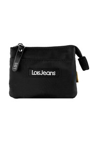 Funda negra de nylon con cremallera, con una superficie texturizada, que presenta un parche de plástico con el logo y una pequeña pestaña de tela en la cremallera. Diseño compacto.