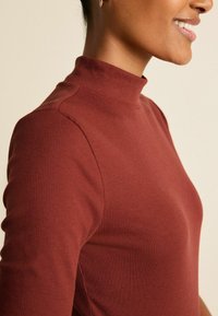 Next HALF SLEEVE HIGH NECK TSTANDARD - Tricou basic - brown