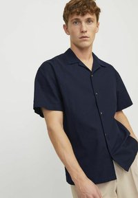 Jack & Jones JJESUMMER RESORT LINEN MIX SHIRT - Camisa - navy blazer