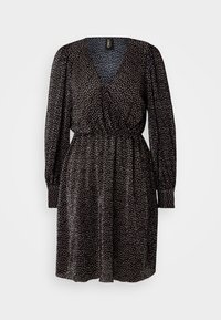 Svart långärmad omslagsklänning med små vita prickar, elastisk midja och uppvikt ärm, visad mot en enkel bakgrund.