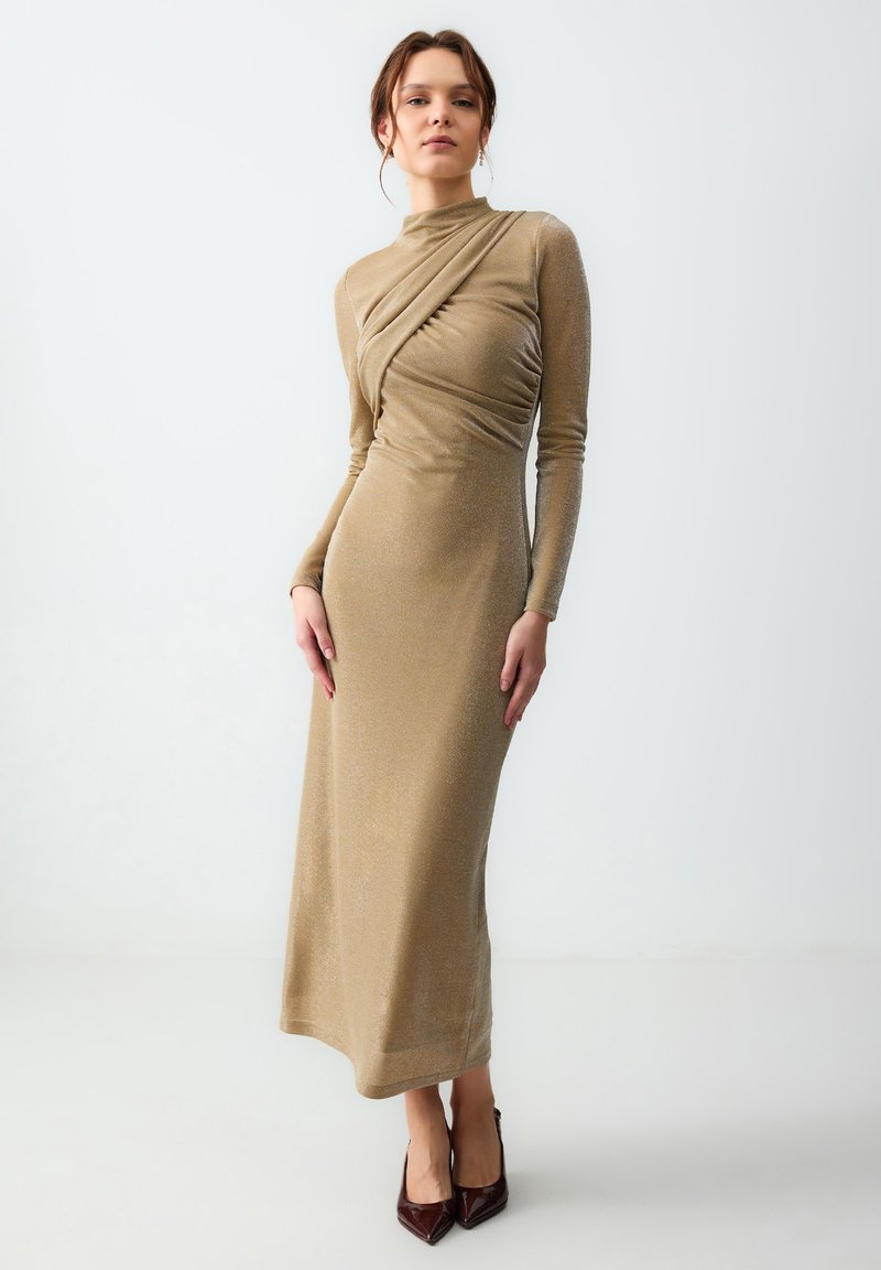 Jimmy Key HALF TURTLENECK SLIM FIT LONG - Jersey dress - gold/gold-coloured  - Zalando