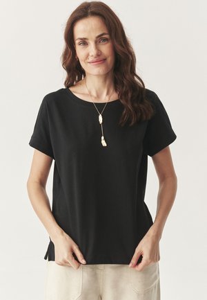 - T-shirt basic