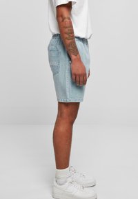 Southpole Denimové šortky - retro ltblue destroyed washed